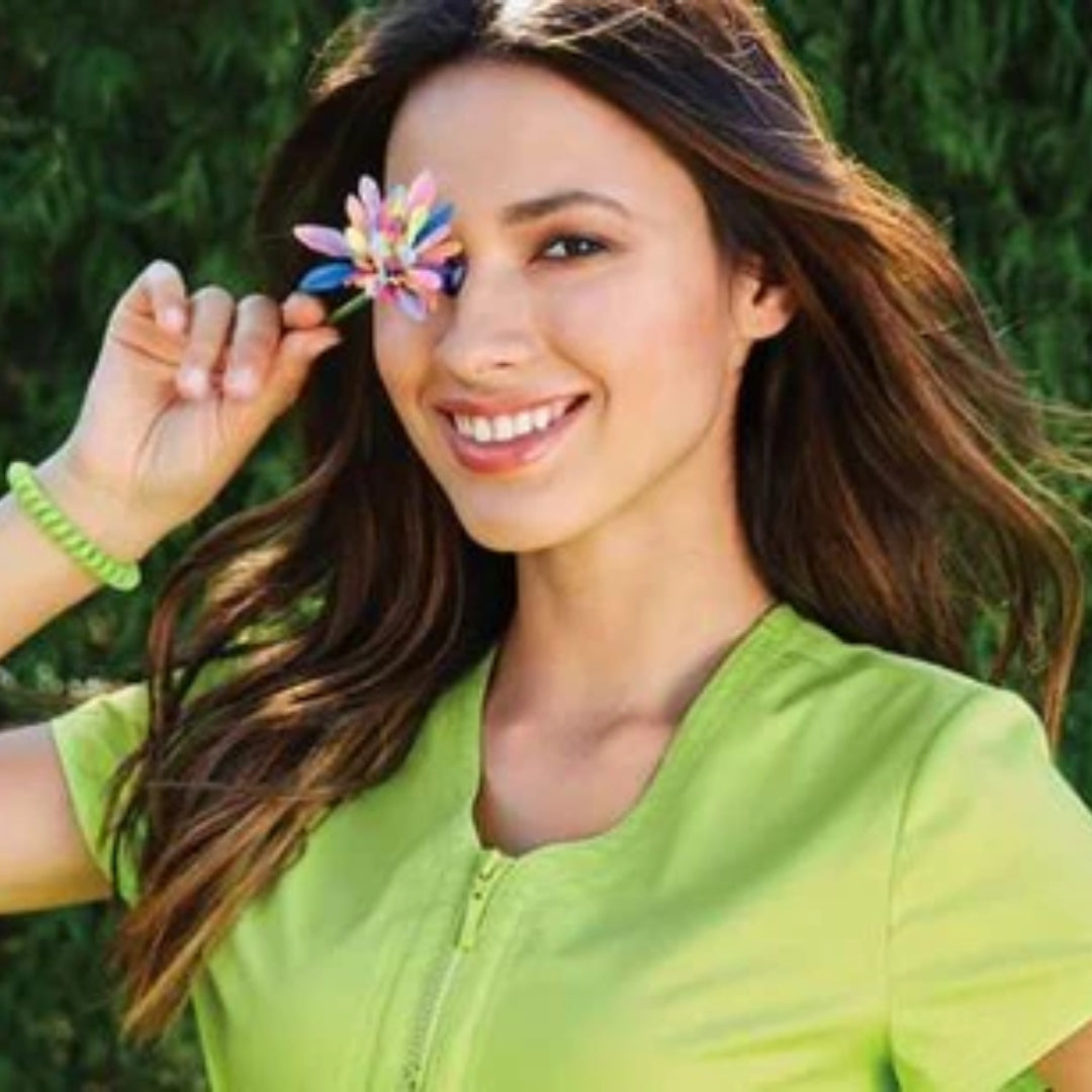 How to look good in scrubs: 5 simple tips